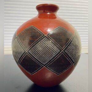 Nicaraguan Handcrafted Terracotta Geometric Ceramic Vase
